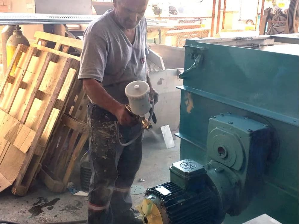 Makine redüktör bölgesinin boyanması